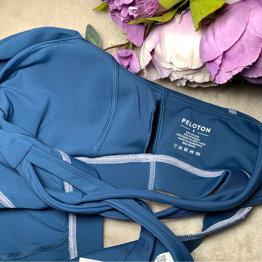 SOLD NWT Peloton Move Mission 2-Piece Outfit - Picture 13 of 14